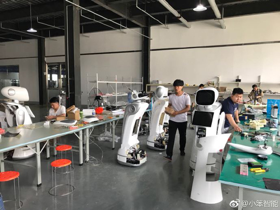 深圳机器人厂家 深圳机器人厂家实景 龙8国际智能