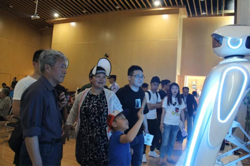 服务机器人 商用机器人 机器人产业发展原因